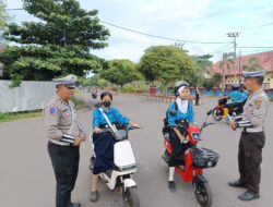 Sosialisasi Penggunaan Sepeda Listrik kepada Pelajar oleh Satlantas Polres Seruyan