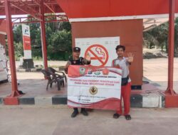 Anggota Pospol Batu Agung Laksanakan Sosialisasi Saber Pungli Serta Sampaikan Pesan Kamtibmas Kepada Masyarakat