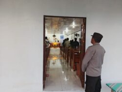 Polsek Seruyan Hilir Amankan Ibadah Senin Rangkaian Hari Raya Paskah di Gereja Katolik Santo Yusuf