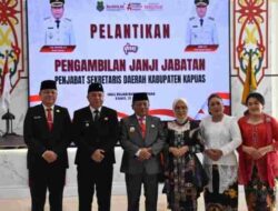 Bupati Kapuas H. Muhammad Wiyatno lantik, Usis I Sangkai Mengemban Amanah sebagai Pj Sekda