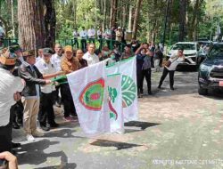 Komitmen Pelestarian dari Jantung Kalimantan: Gubernur dan Kadishut Kalteng Lepasliarkan Orangutan di Hutan Kota Nyaru Menteng