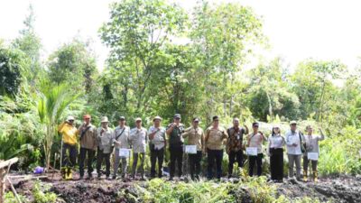 Bupati dan Wakil Bupati Pulang Pisau Tinjau Hutan Lindung di Desa Gohong