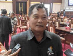 Sutik Soroti Jalan Rusak di Sampit
