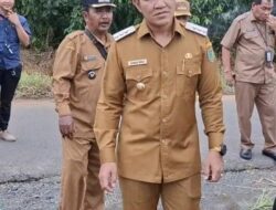 Mei 2025  Bupati Pulpis H. Ahmad Rifa’i saat meninjau lahan untuk pembangunan Sekolah Rakyat, didampingi pejabat daerah setempat.