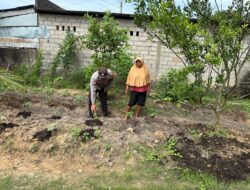 Bhabinkamtibmas Desa Terawan Sambangi Petani, Sosialisasi Program Ketahanan Pangan Nasional