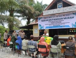 Polres Katingan Menggelar Kegiatan Gerakan Pangan Murah Di Pos pol Karya Unggang 
