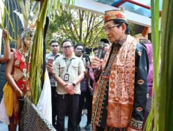 Kunjungan Menag Nasaruddin Umar ke Palangka Raya Diwarnai Upacara Adat Dayak
