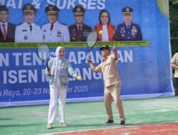 Gubernur Ajak Masyarakat Gemar Berolahraga pada Pembukaan Turnamen Tenis Piala Isen Mulang 2025