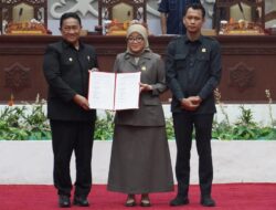 Wagub Edy Pratowo Sampaikan Pendapat Akhir Gubernur Terhadap Raperda Inisiatif DPRD di Rapur ke-7