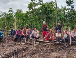 Bhabinkamtibmas Desa Tumbang Kasai Gelar Sambang, Ajak Warga Berdayakan Lahan Kosong Dukung Ketahanan Pangan