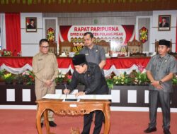 Ketua II DPRD Pulpis Arif Rahman Hakim Dampingi Ketua DPRD Rapat Paripurna Perubahan Kedua