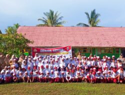Sat Binmas Polres Seruyan Jadi Pembina Upacara, Edukasi Pelajar Lewat Program SERMA SEKAR