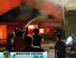 Satu Rumah di Kuala Pembuang Ludes  dilahap sijago merah, Damkar Sempat Kesulitan Jinakkan Api di Permukiman Padat