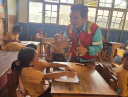 PT ABB Perkuat Literasi dan Numerasi Anak Desa Barunang Melalui Program Asmin Goes to School