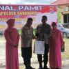 Iptu Ahmad Taufiq Serahkan Tongkat Komando Polsek Sabangau Kepada Iptu Agung Setiyanto