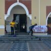 Sambut Hari Bhayangkara Ke-80, Personel Polsek Hanau Kompak Bersihkan Masjid Besar Nur Mastiyah