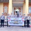 SATLANTAS POLRES SERUYAN GELAR BAKTI RELIGI HUT BHAYANGKARA KE-80, BERSIHKAN TIGA TEMPAT IBADAH