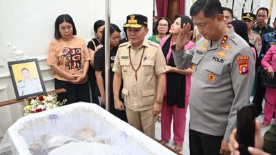 Gubernur dan Kapolda Melayat ke Rumah Duka Polisi yang Gugur Saat Penggerebekan Bandar Narkoba