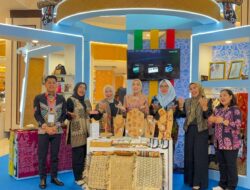 Dekranasda Kalteng Perkenalkan Kekayaan Wastra dan Kerajinan Lokal di Makassar