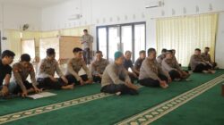 POLRES SERUYAN IKUTI PEMBINAAN ROHANI ISLAM DAN KRISTIANI UNTUK MENINGKATKAN IMAN DAN INTEGRITAS PERSONEL