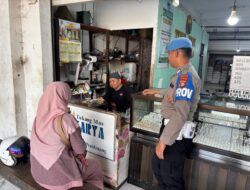PATROLI HUMANIS POLSEK SERUYAN HILIR, SAPA PEDAGANG DAN PENGUNJUNG PASAR SAIK