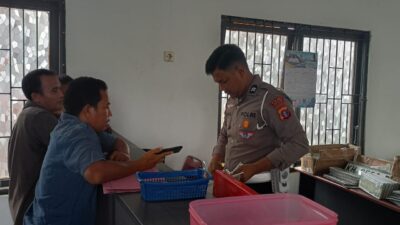 SAMSAT KELILING HADIR DI HANAU, SATLANTAS POLRES SERUYAN PERMUDAH LAYANAN PAJAK KENDARAAN