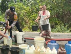 12 Ribu Liter Air Bersih Dibagikan Polres Barsel Untuk Ratusan Warga