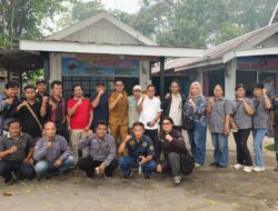 Di Tengah Kabut Asap, Insan Pers Jemput Bola Layani Aktivasi IKD Warga Palangka Raya