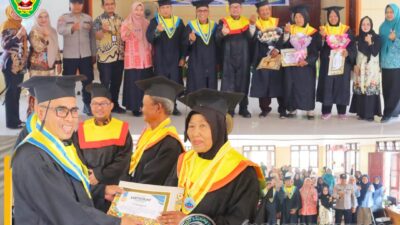 Wisuda Sekolah Lansia Seruni Ceria, Pemkab Seruyan Tegaskan Lansia Bukan Beban Pembangunan