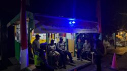 PATROLI MALAM DI CAFE BERANDA DAN POS KAMLING, POLRES SERUYAN PERKUAT KOMUNIKASI DENGAN WARGA