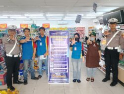 SAMBANGI SPBU DAN INDOMARET, SATLANTAS POLRES SERUYAN EDUKASI WARGA TENTANG KESELAMATAN BERLALU LINTAS